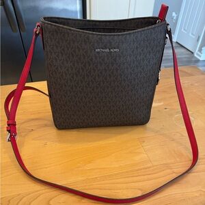 NWOT Authentic Michael Kors Large Jet Set Crossbody Purse